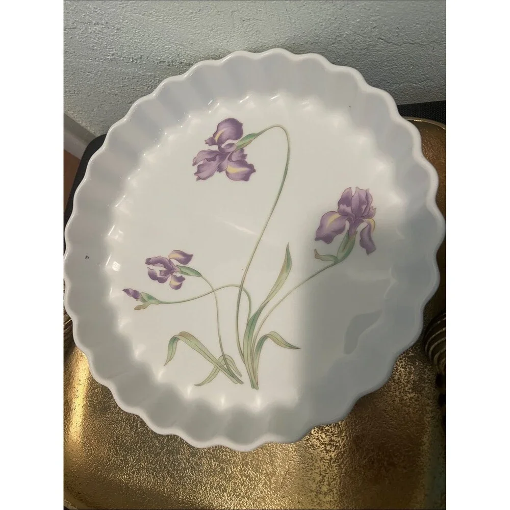 #2129**1980’s Porcelain Scalloped Serving Platter with Purple Japan Design